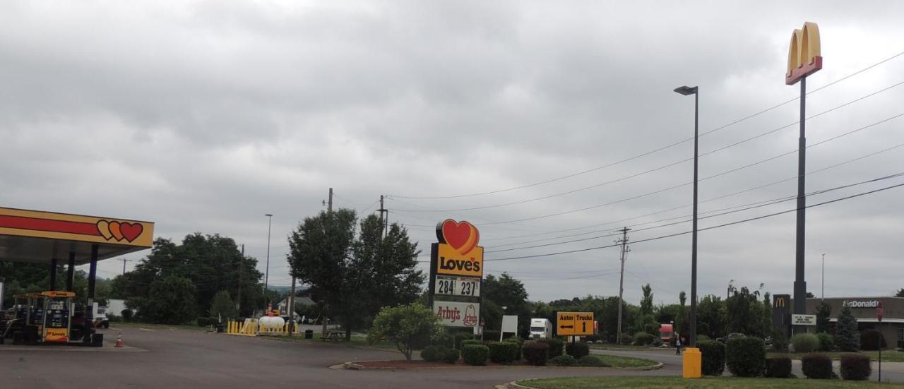 Super 8 By Wyndham Mifflinville Near Bloomsburg מראה חיצוני תמונה