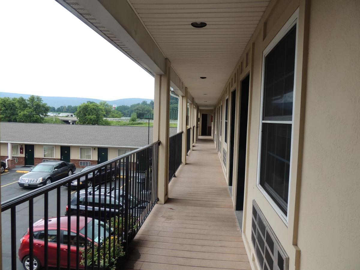 Super 8 By Wyndham Mifflinville Near Bloomsburg מראה חיצוני תמונה