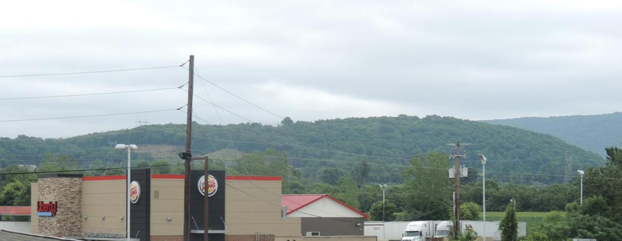 Super 8 By Wyndham Mifflinville Near Bloomsburg מראה חיצוני תמונה