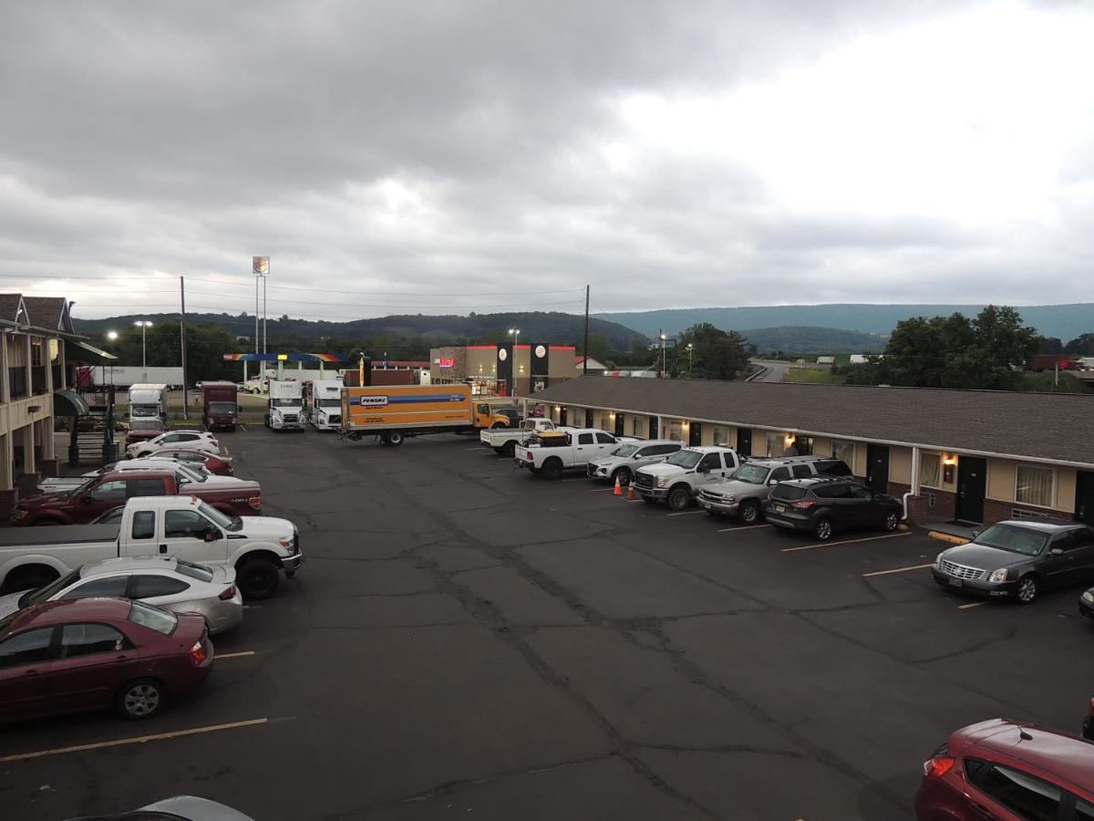 Super 8 By Wyndham Mifflinville Near Bloomsburg מראה חיצוני תמונה
